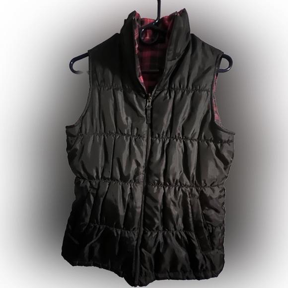 Merona Jackets & Blazers - Women’s M Merona Puffer Vest - Reversible